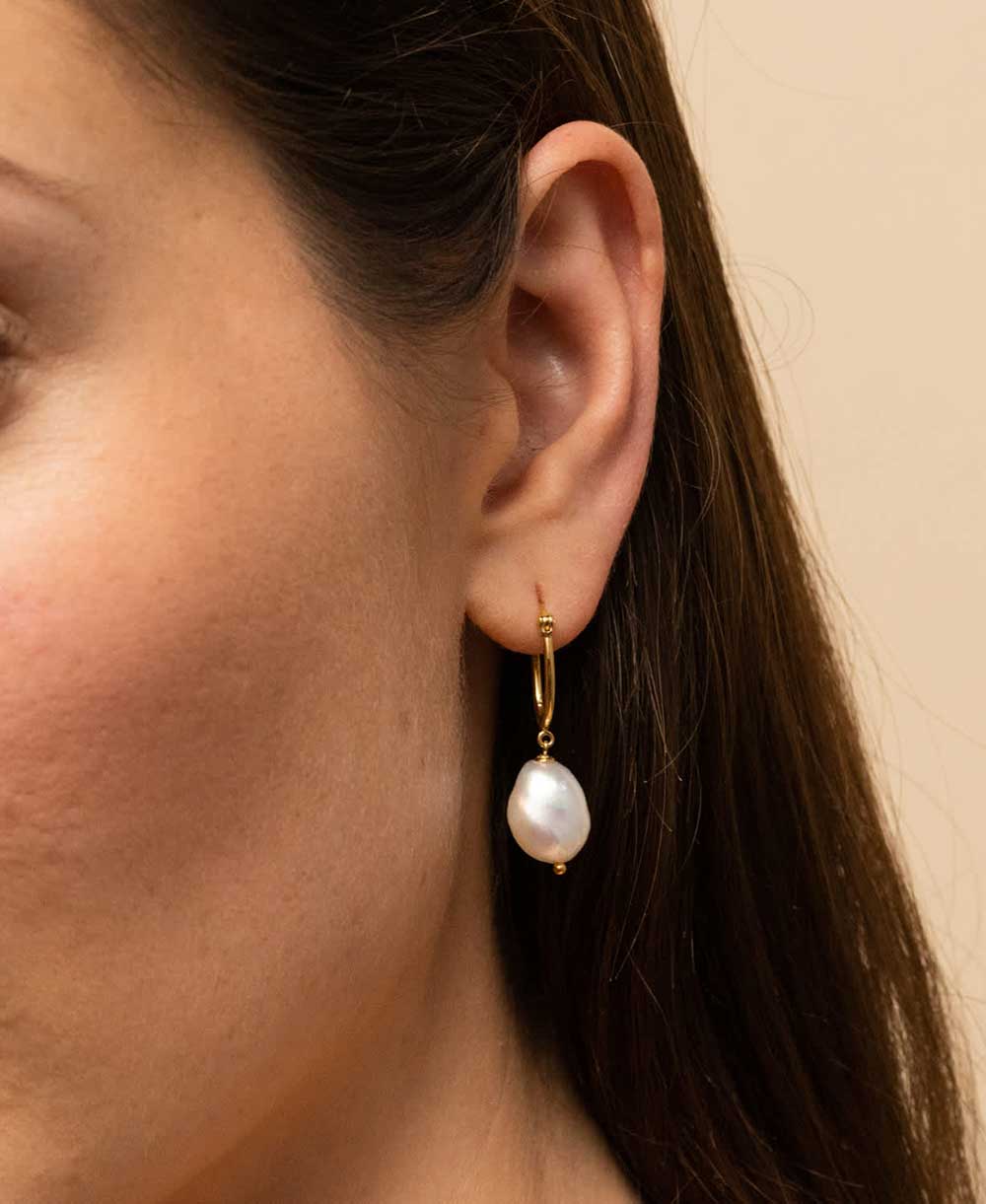 Boucles d’oreilles pendantes perle élégance